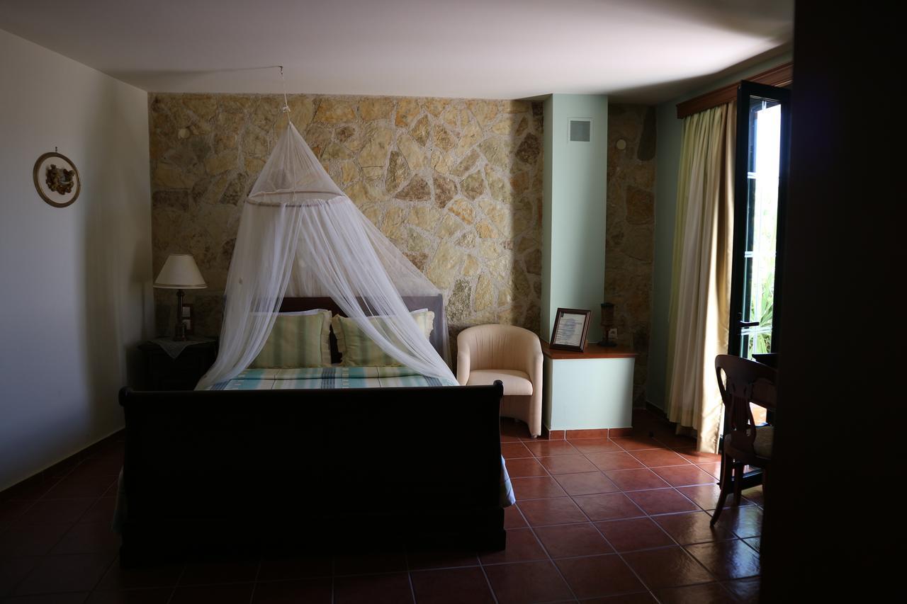 Orsalia Luxury Suites ปลาเตเนียส ภายนอก รูปภาพ